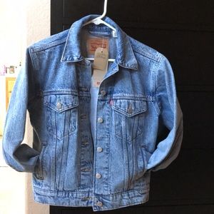 ‼️HOT ITEM Levi’s Denim Jacket 🩵